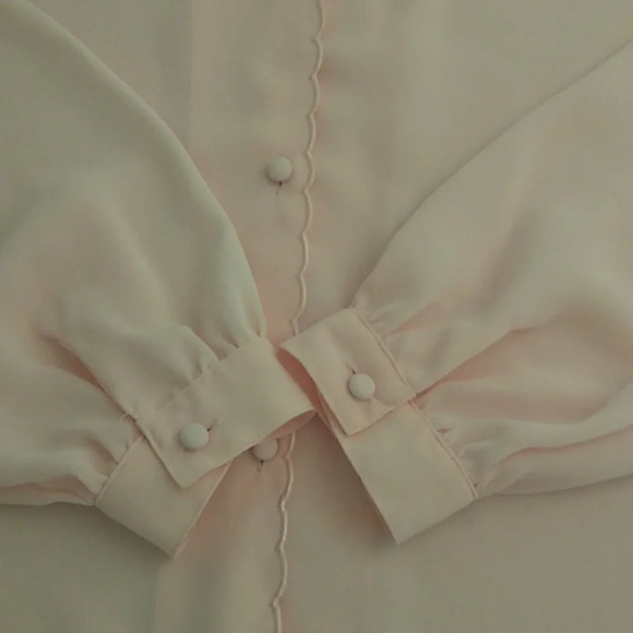 LA BLOUSE FEMININE, EMBROIDERED NECKLINE, SCALLOPED PLACKET, COVERED BUTTONS - Picture 9 of 10